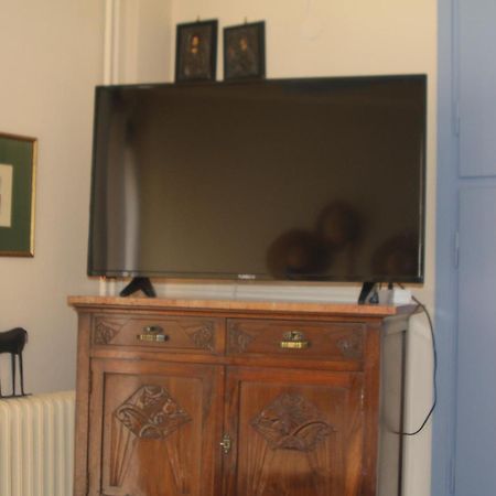 Classic Apartment In Kalamata Bagian luar foto