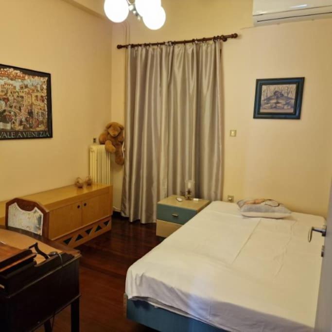 Classic Apartment In Kalamata Bagian luar foto