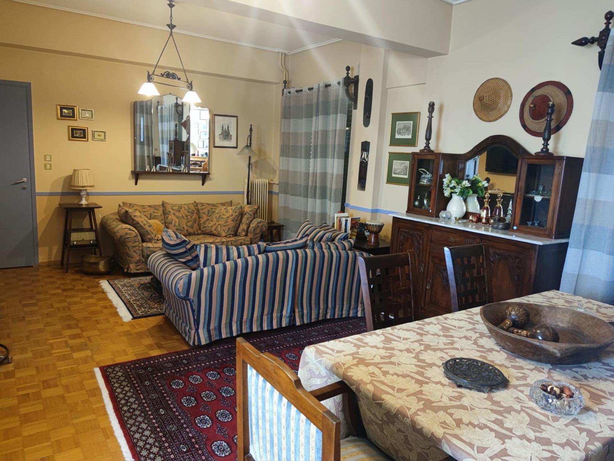 Classic Apartment In Kalamata Bagian luar foto